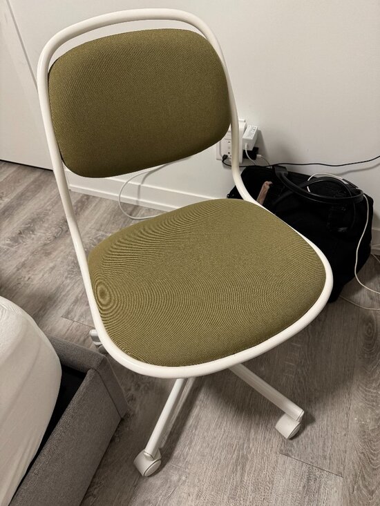 small desk chair - Picture 1 of 1